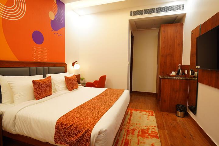 Room 10 of 34