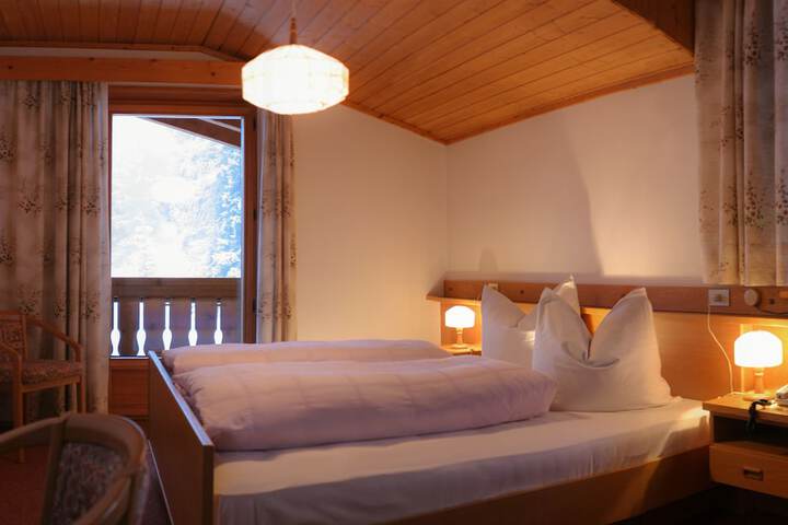 Room 4 of 31