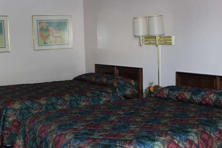 Room 10 of 18