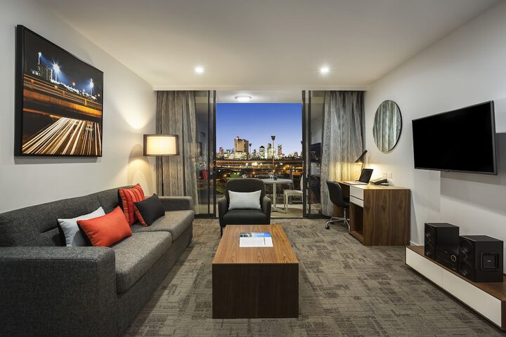 Room 10 of 23