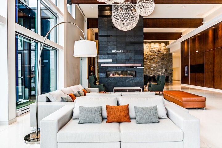Entrance & Lobby