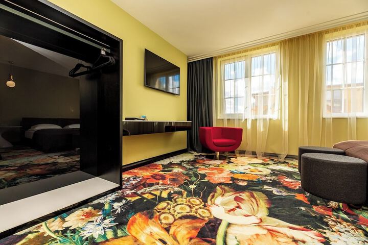 Room 30 of 70