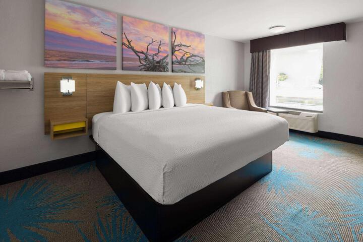 1 King Bed Mobility Accessible (14 of 14)