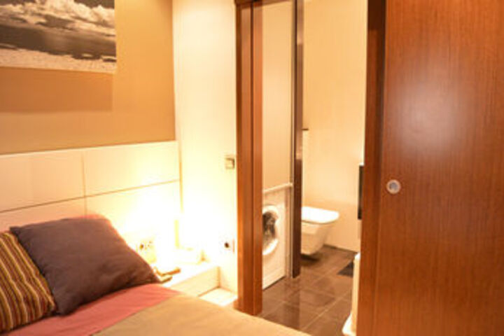Room 4 of 13