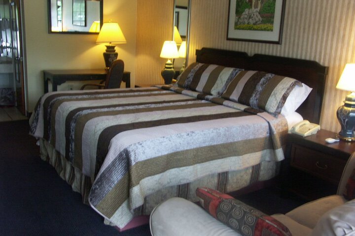Room 8 of 26