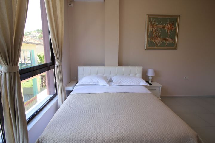 Room 5 of 47
