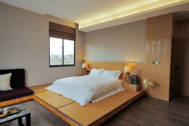 Room 3 of 27
