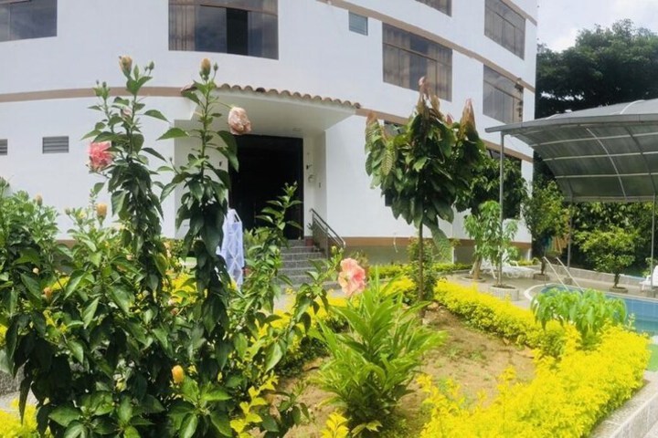 Hotel Exterior 37 of 42