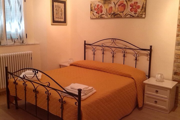 Room 9 of 37
