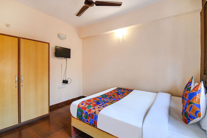 Room 21 of 34
