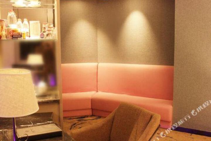 Huarong Hongfa International Hotel (Peoples Square)