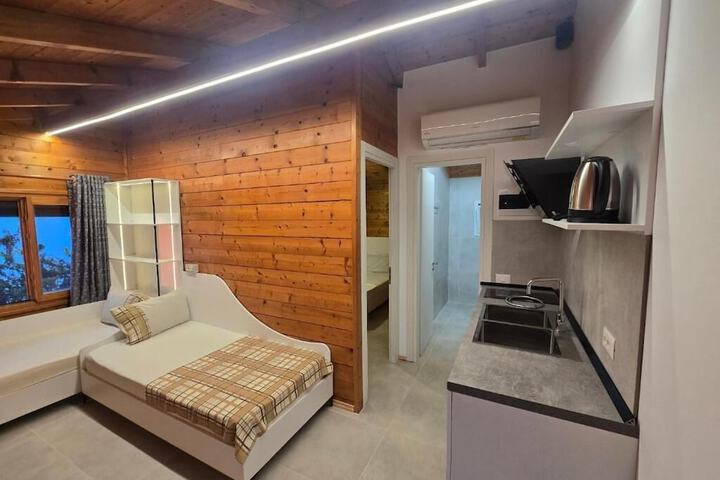 Room 8 of 31