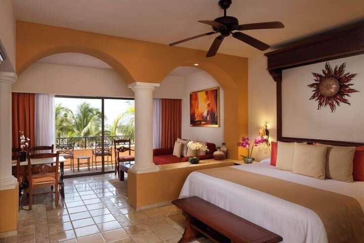 Exterior of Beach Resort suites