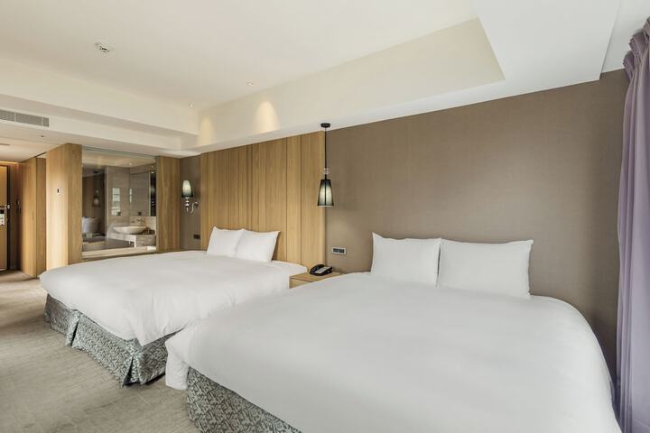 Room 56 of 108