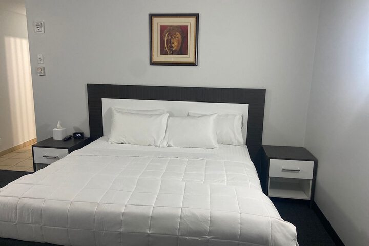 Room 7 of 11