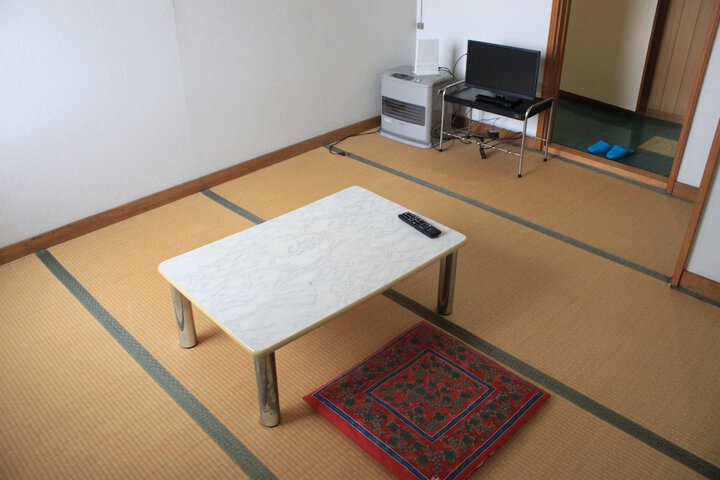 Room 5 of 23