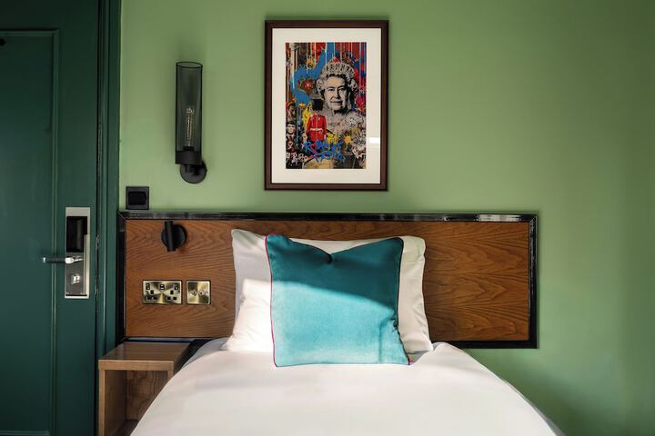 Room 14 of 69