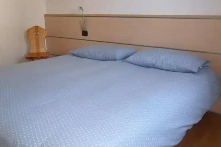 Room 10 of 10