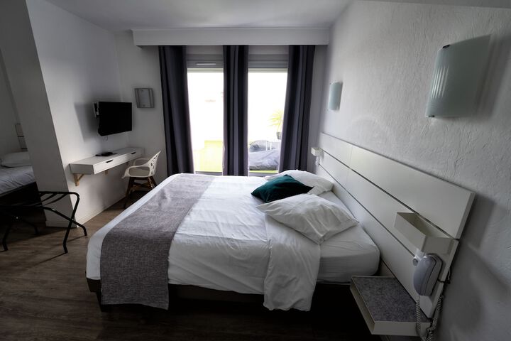 Room 9 of 41