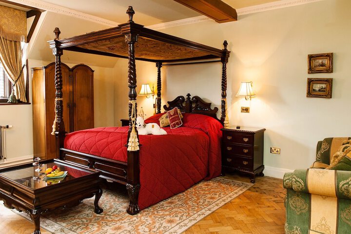 Room 5 of 32