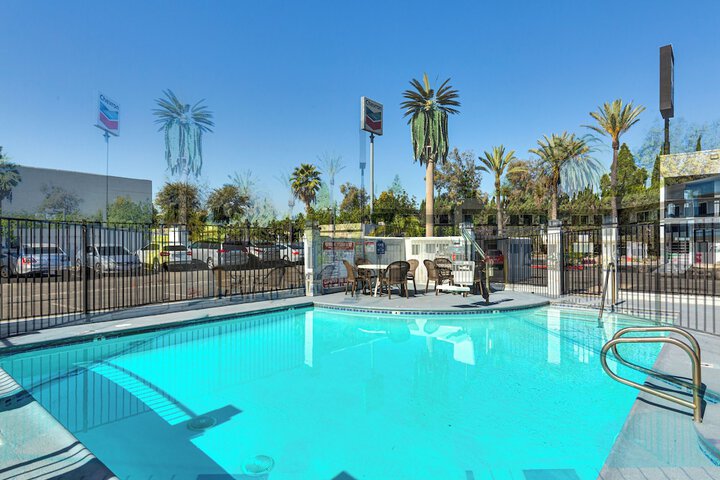 Pool Hotel