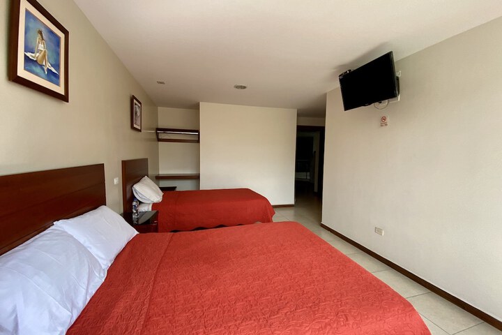 Room 14 of 33