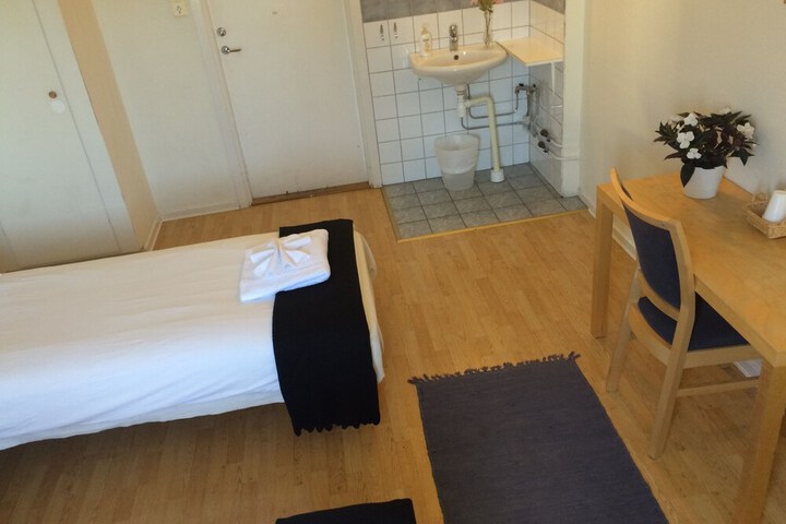 Room 3 of 22