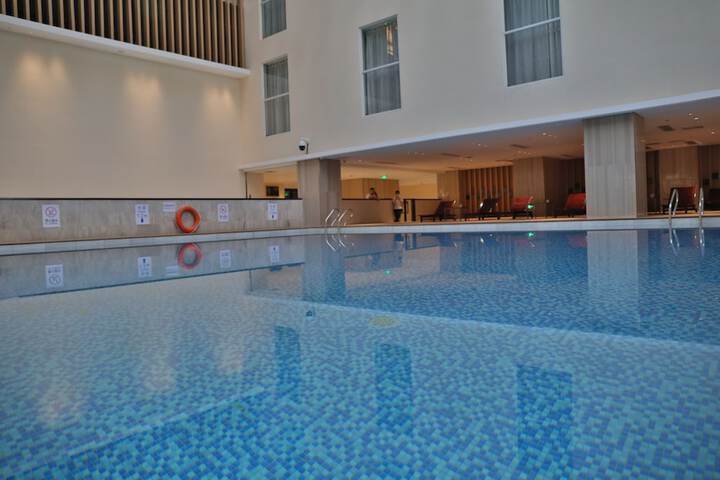 Hotel Pool