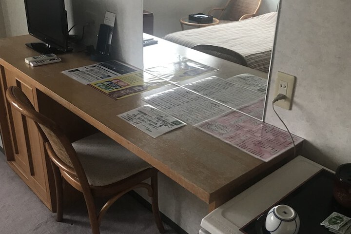 Room 8 of 32