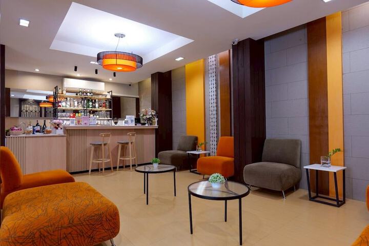 Lounge 155 of 174