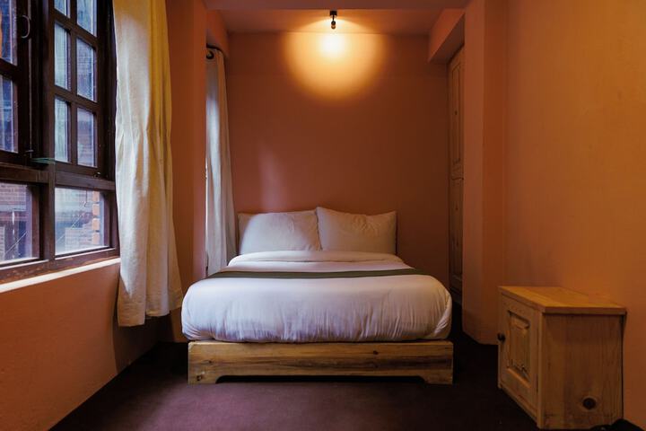 Room 10 of 35