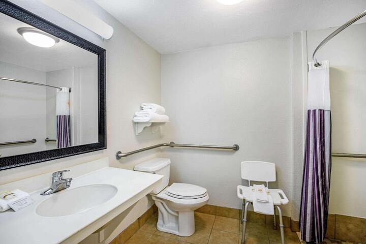 2 Double Beds Pet Friendly Accessible (1 of 11)