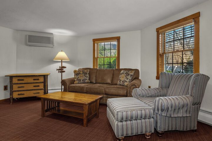 Room 43 of 149