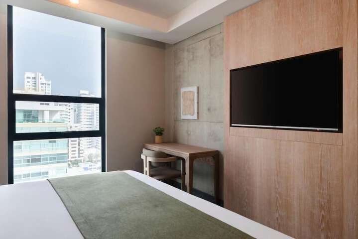 Room 27 of 64