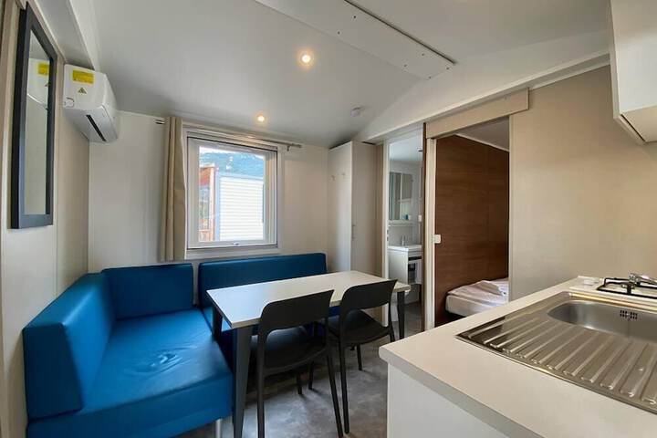Room 20 of 52