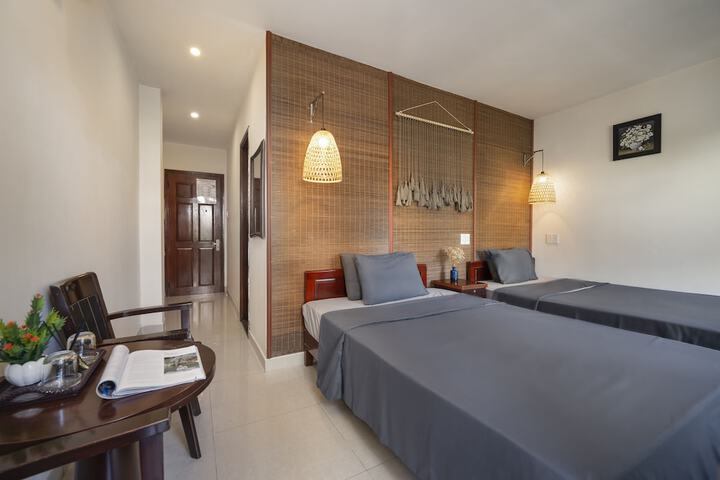 Room 8 of 22