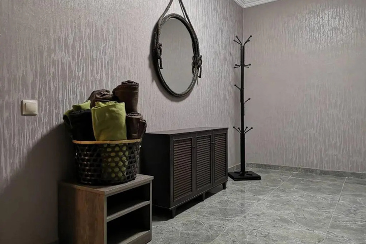 Room 2 of 18