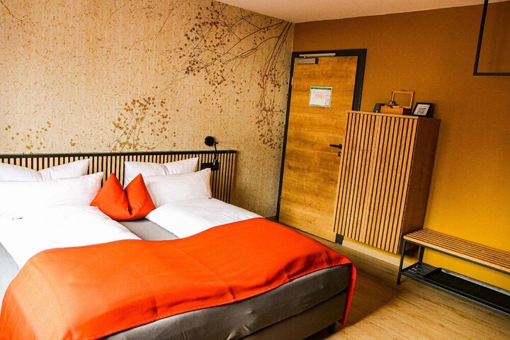 Room 2 of 23