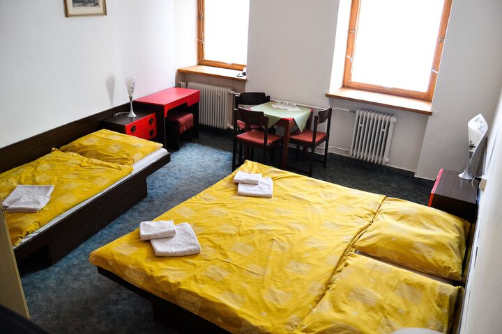 Room 19 of 77
