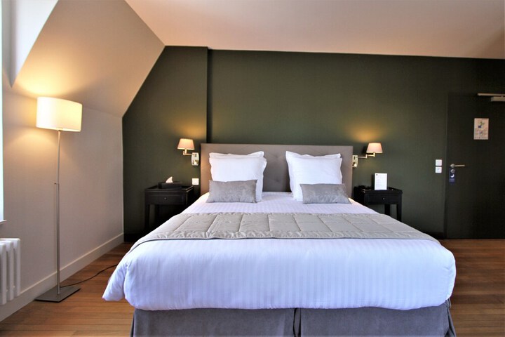 Room 21 of 35