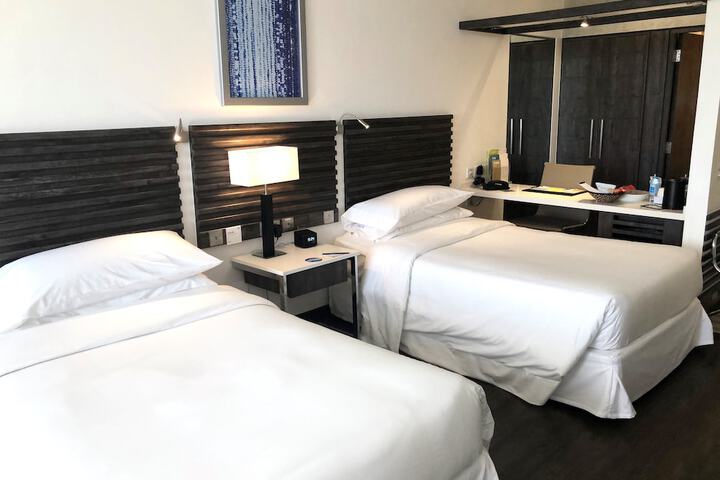 Room 6 of 42