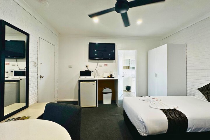 Room 50 of 103