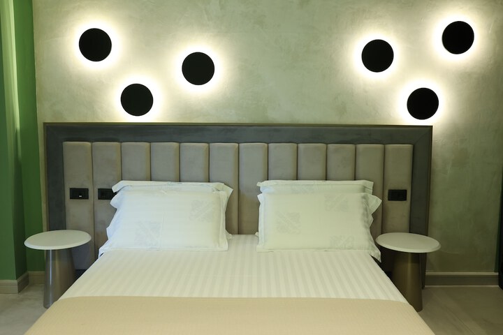 Room 27 of 88