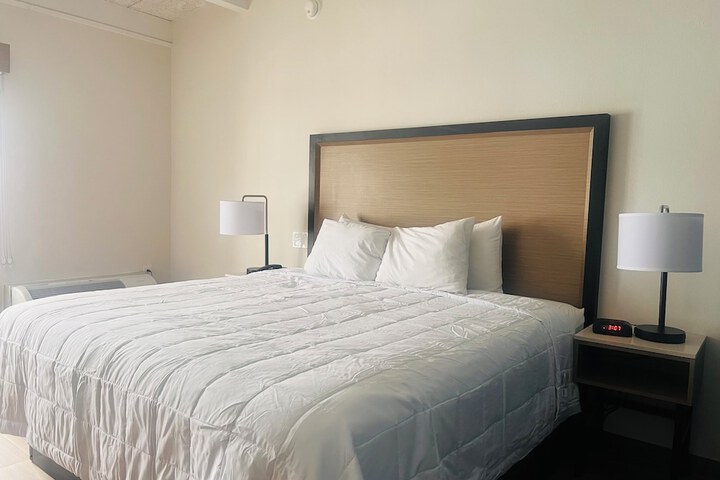 Room 11 of 31