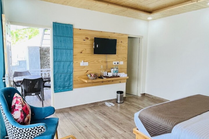 Room 8 of 28
