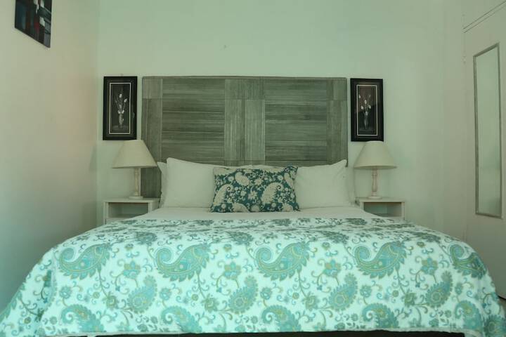 Room 4 of 68