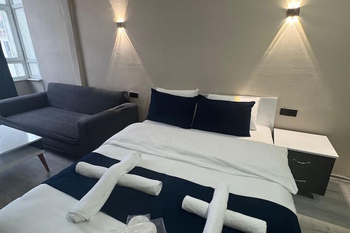 Room 21 of 49