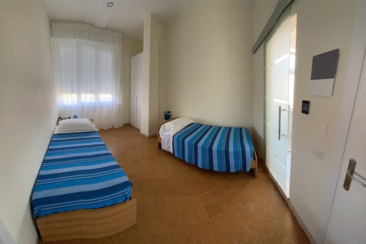 Room 20 of 99