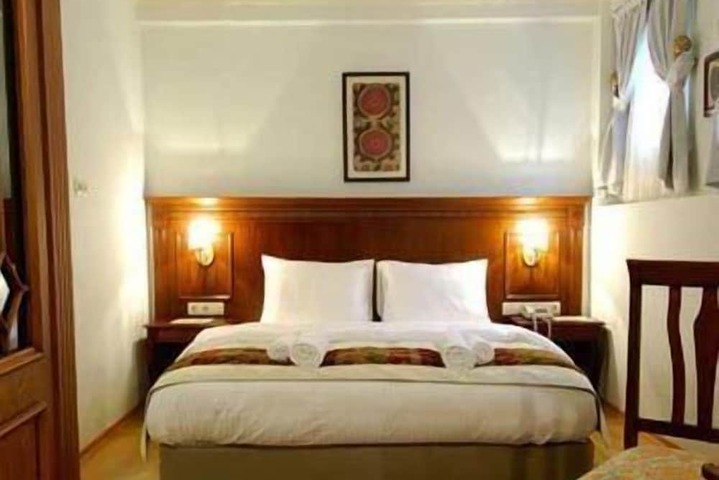 Room 33 of 50