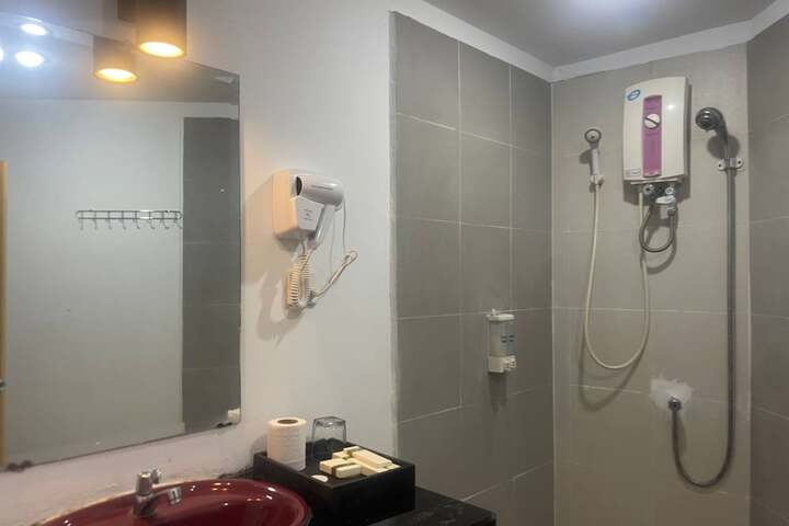 Room 62 of 100
